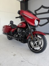 2025 Harley-Davidson<sup>®</sup> Street Glide® thumb 1