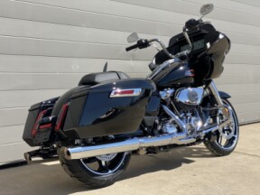 2025 Harley-Davidson<sup>®</sup> Road Glide® Black thumb 2