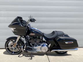2025 Harley-Davidson<sup>®</sup> Road Glide® Black thumb 1