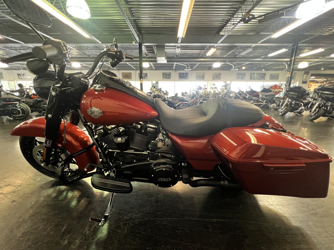 2025 Harley-Davidson Road King Special Whiskey Fire FLHRXS - Photo 6