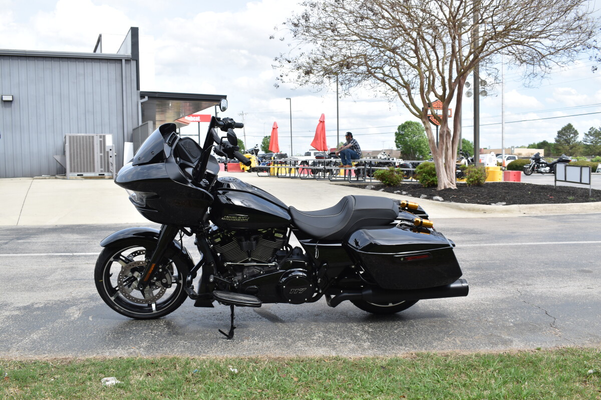 2025 Harley-Davidson Road Glide - Photo 5