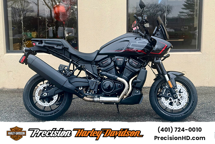 2025 Harley-Davidson<sup>®</sup> Pan America® 1250 ST RA1250ST
