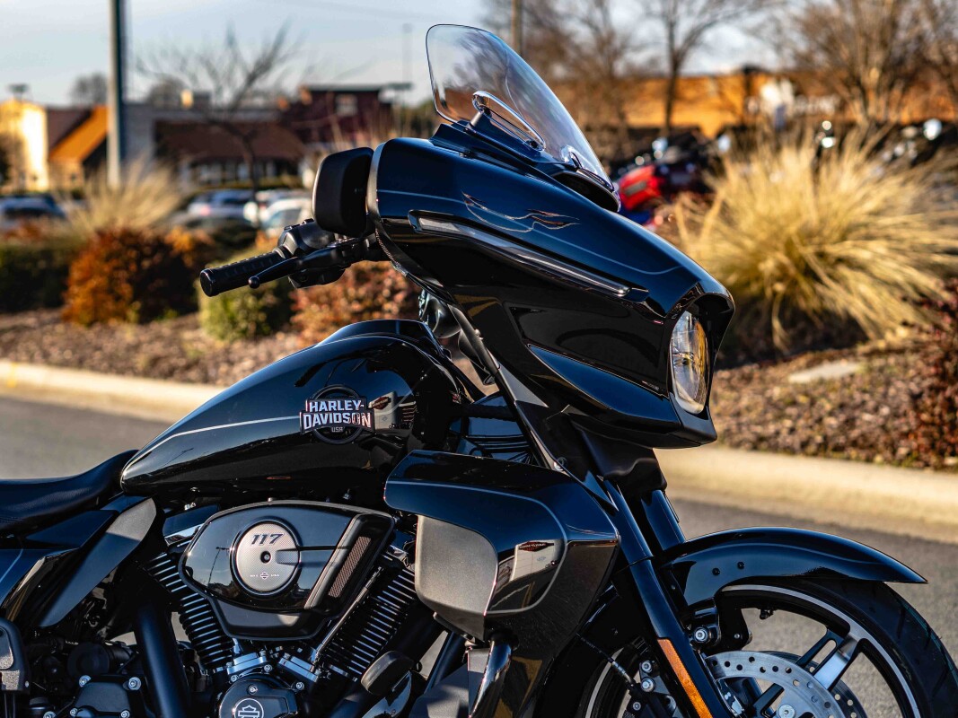 FLHXU 2025 Street Glide Ultra - Photo 9