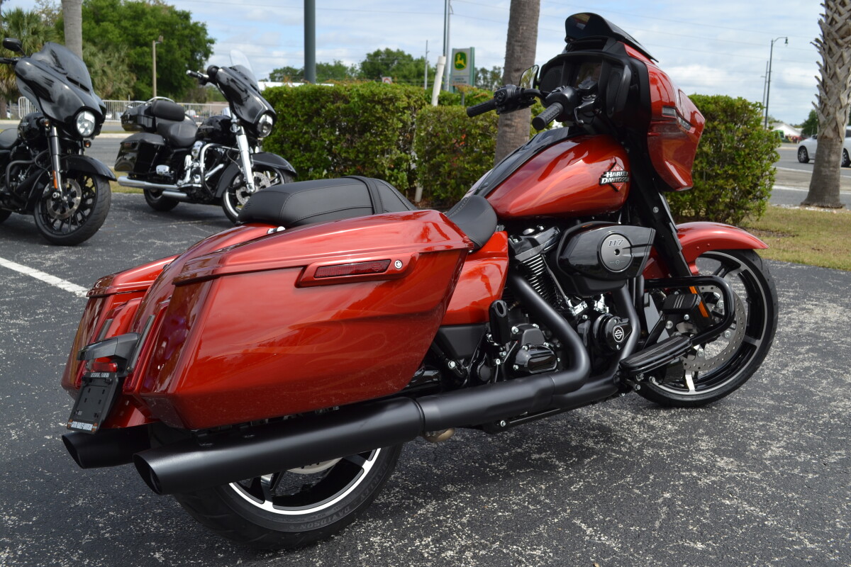 2025 Harley-Davidson Street Glide Whiskey Firestorm - Black Finish - FLHX - Photo 5