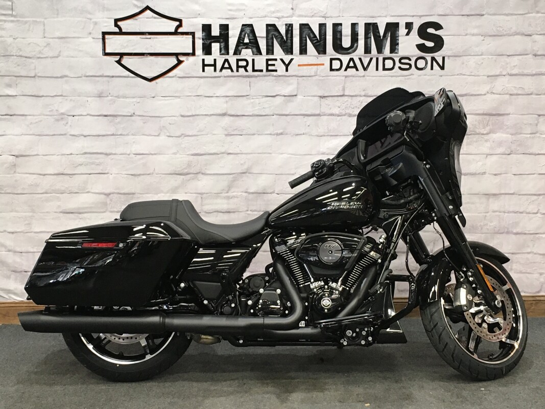 2025 Harley-Davidson Street Glide Vivid Black FLHX