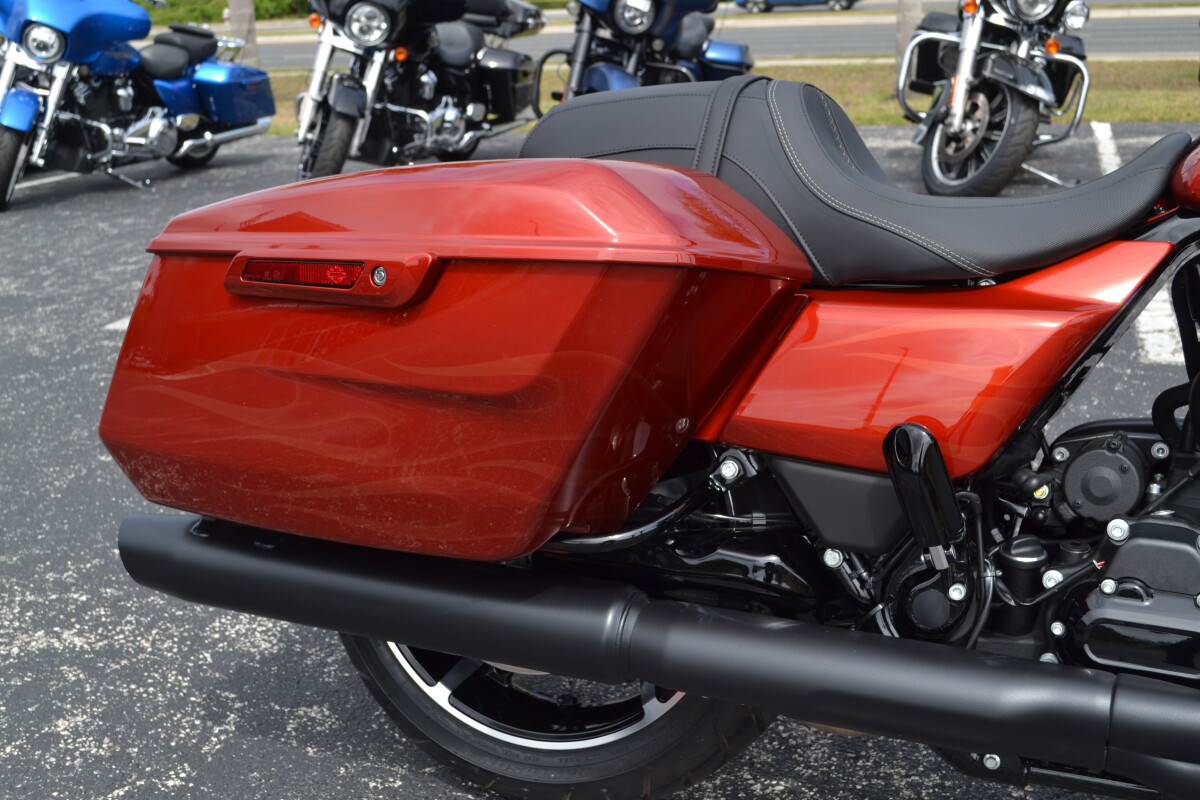 2025 Harley-Davidson Street Glide Whiskey Firestorm - Black Finish - FLHX - Photo 4