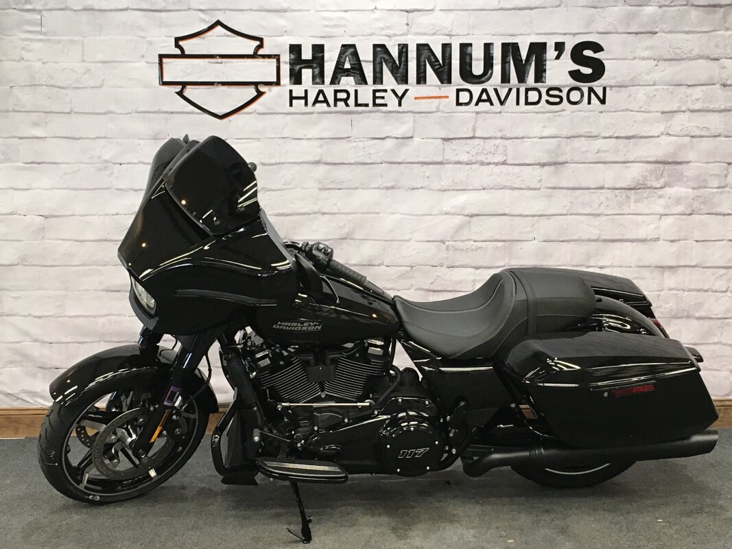 2025 Harley-Davidson Street Glide Vivid Black FLHX - Photo 5