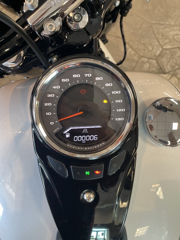 2025 Harley-Davidson Heritage Classic FLHC WHITE ONYX PEARL - Photo 3