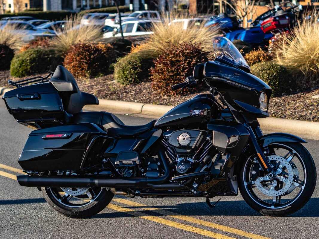 FLHXU 2025 Street Glide Ultra - Photo 5
