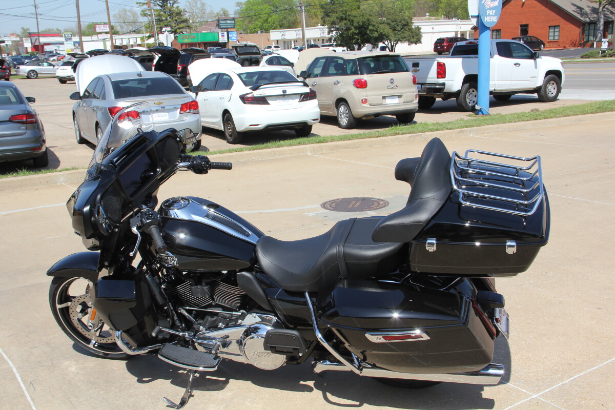 2025 Harley-Davidson Street Glide Ultra Vivid Black - Photo 7