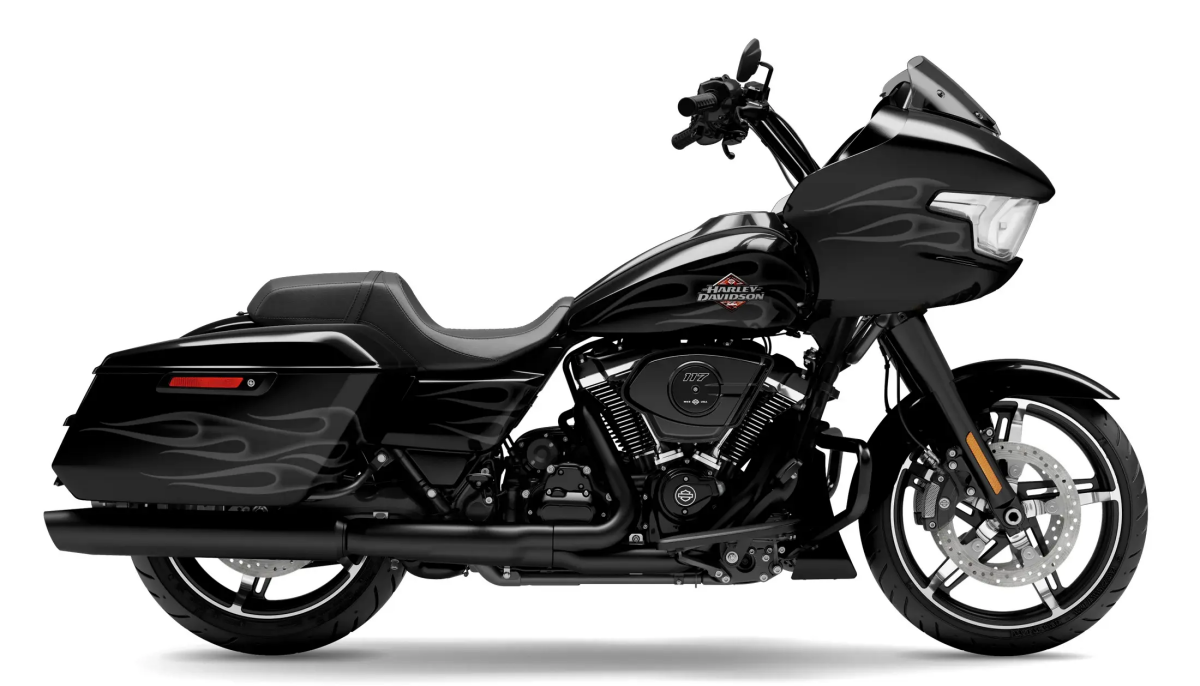 2025 Harley-Davidson<sup>®</sup> Road Glide® Midnight Firestorm - Black Finish