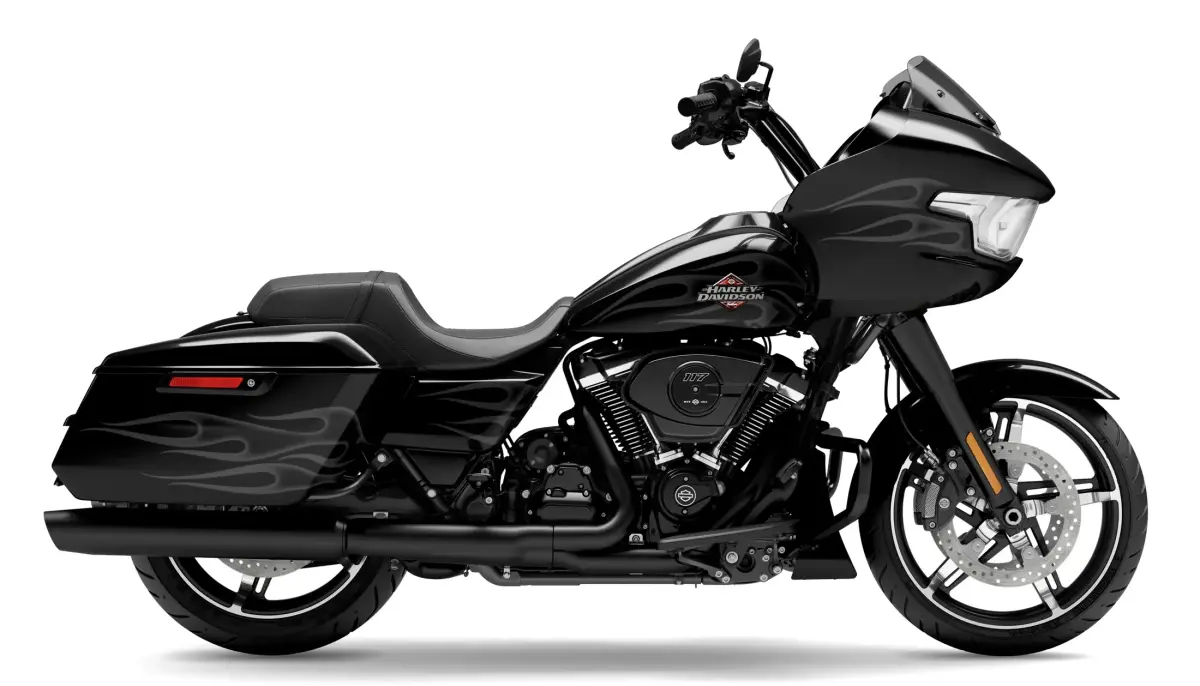 2025 Harley-Davidson<sup>®</sup> Road Glide® Midnight Firestorm - Black Finish