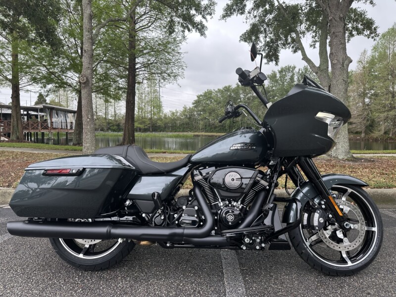 2025 Harley-Davidson<sup>®</sup> Road Glide®