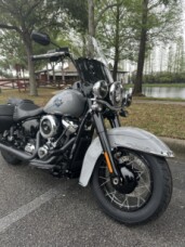 2025 Harley-Davidson<sup>®</sup> Heritage Classic thumb 3