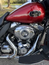 2013 Harley-Davidson<sup>®</sup> Ultra Classic® Electra Glide® thumb 2