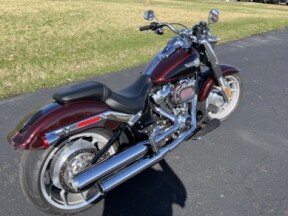2022 Harley-Davidson<sup>®</sup> Fat Boy<sup>®</sup> 114 Midnight Crimson/Vivid Black thumb 2