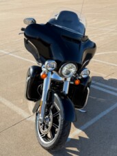 2021 Harley-Davidson<sup>®</sup> Ultra Limited Vivid Black thumb 2