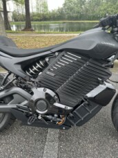 2025 LiveWire Alpinista thumb 2