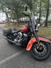 2025 Harley-Davidson<sup>®</sup> Heritage Classic thumb 3