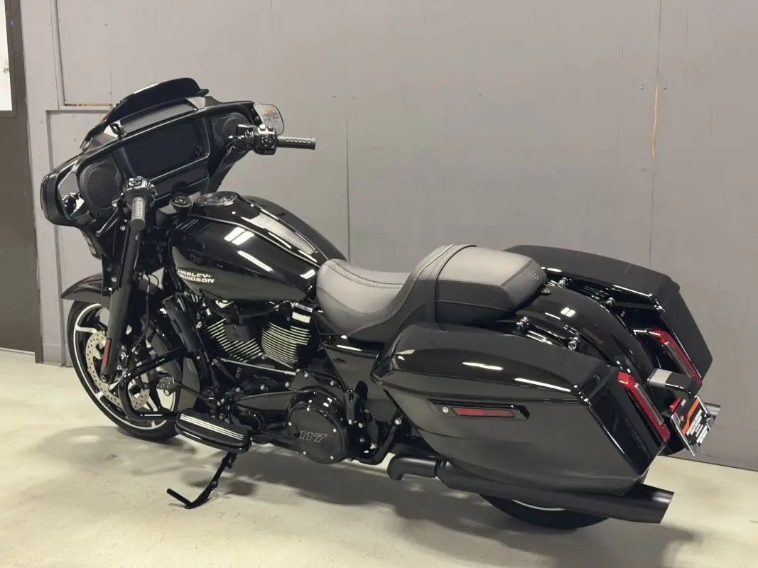 FLHX 2025 Street Glide - Photo 7