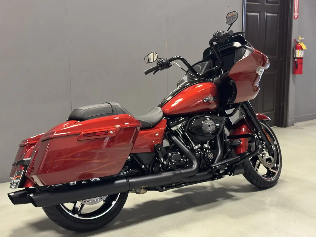 FLTRX 2025 Road Glide - Photo 5