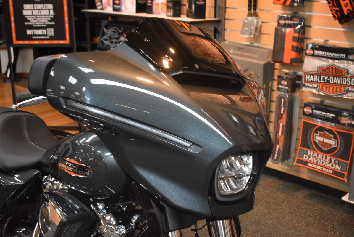 FLHX 2025 Street Glide - Photo 9