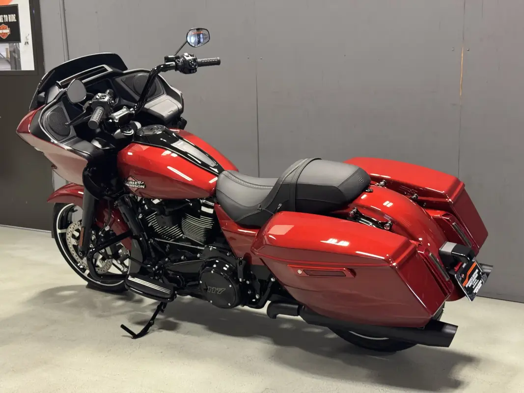 FLTRX 2025 Road Glide - Photo 6