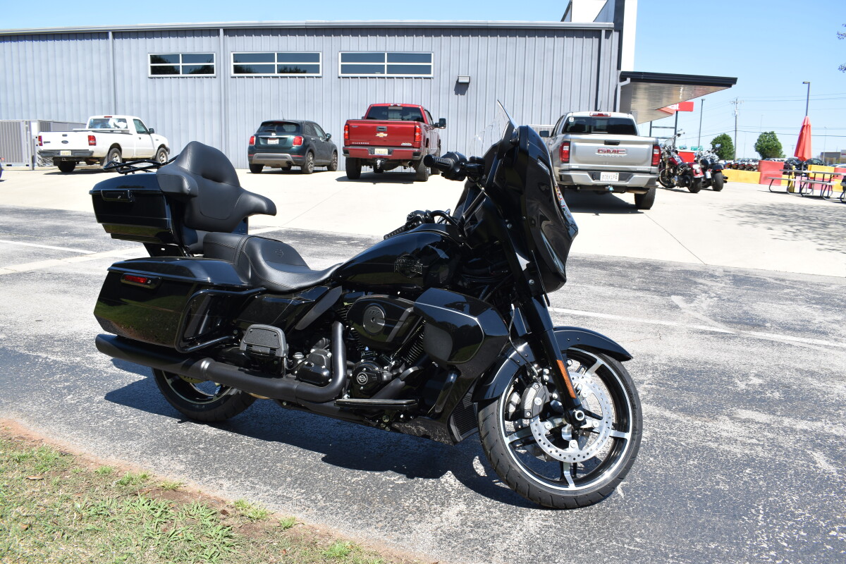 2025 Harley-Davidson Street Glide Ultra - Photo 3