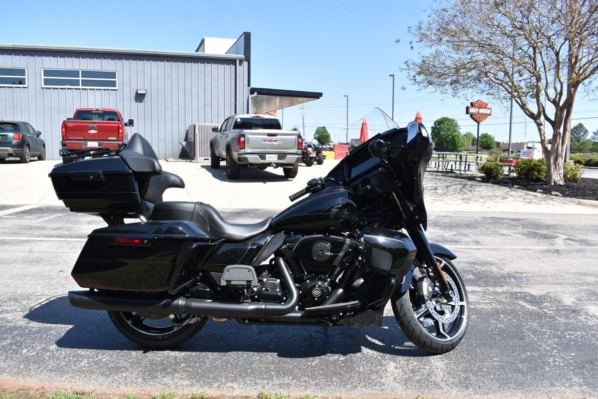 2025 Harley-Davidson Street Glide Ultra - Photo 2