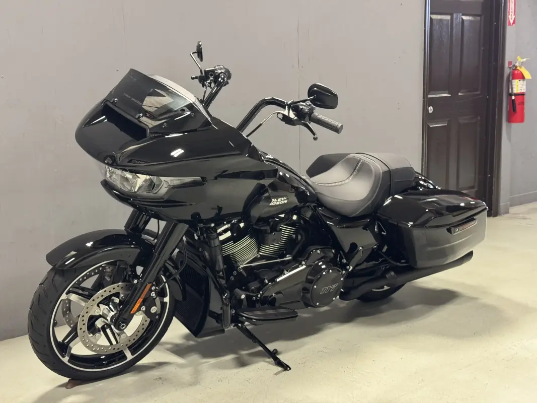 FLTRX 2025 Road Glide - Photo 4