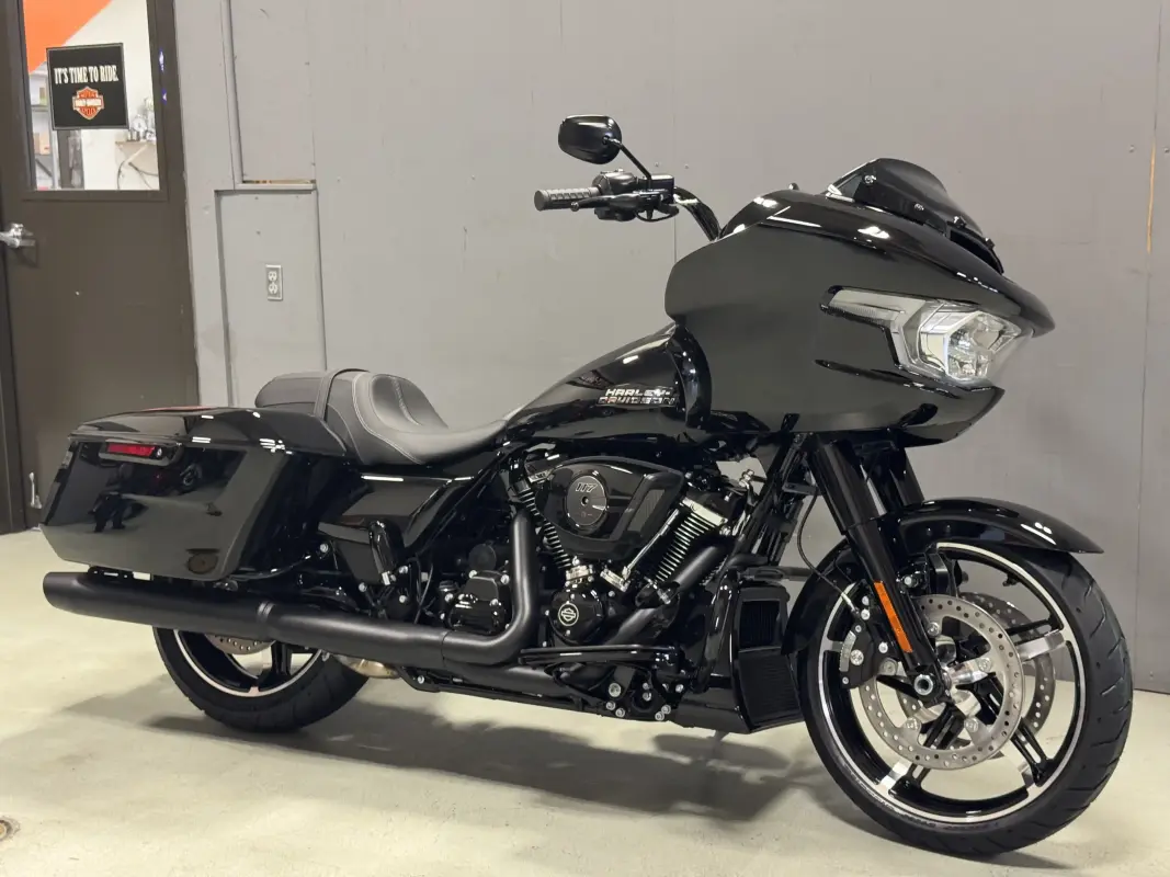 FLTRX 2025 Road Glide - Photo 3