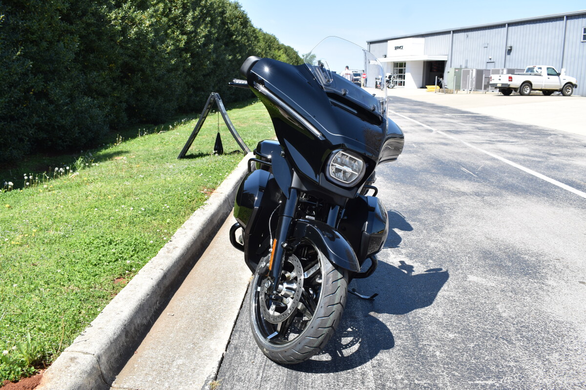 FLHXU 2025 Street Glide Ultra - Photo 4