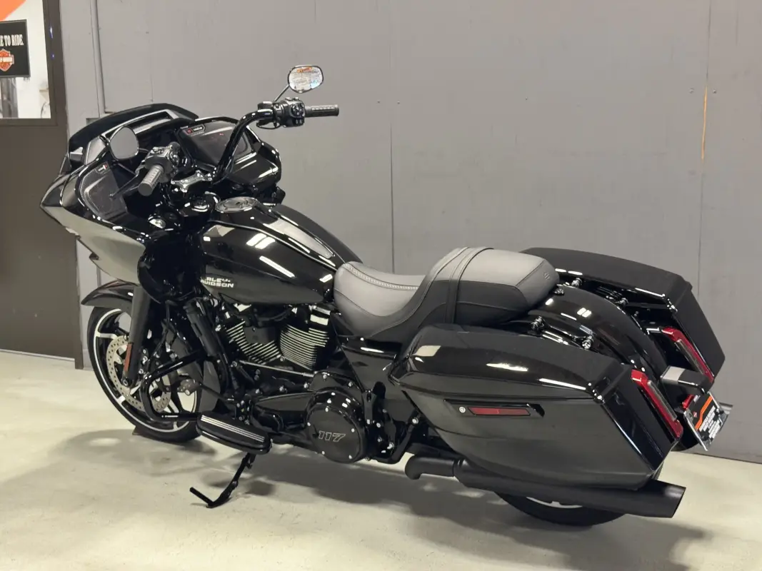 FLTRX 2025 Road Glide - Photo 6