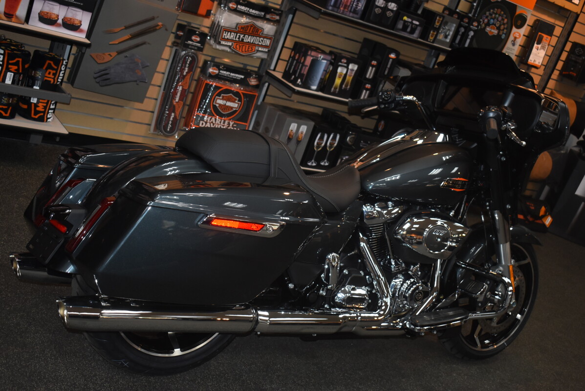 FLHX 2025 Street Glide - Photo 3