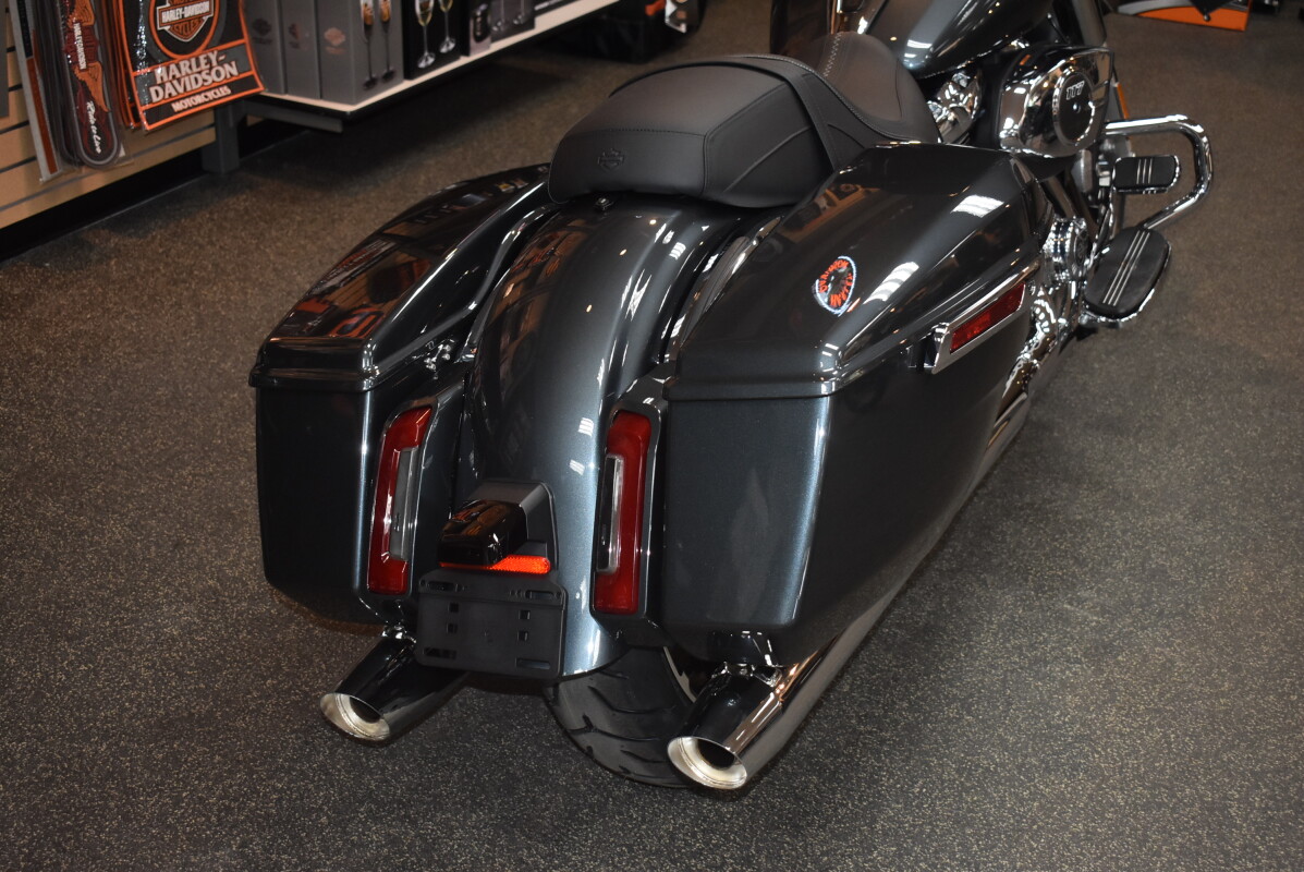 FLHX 2025 Street Glide - Photo 4