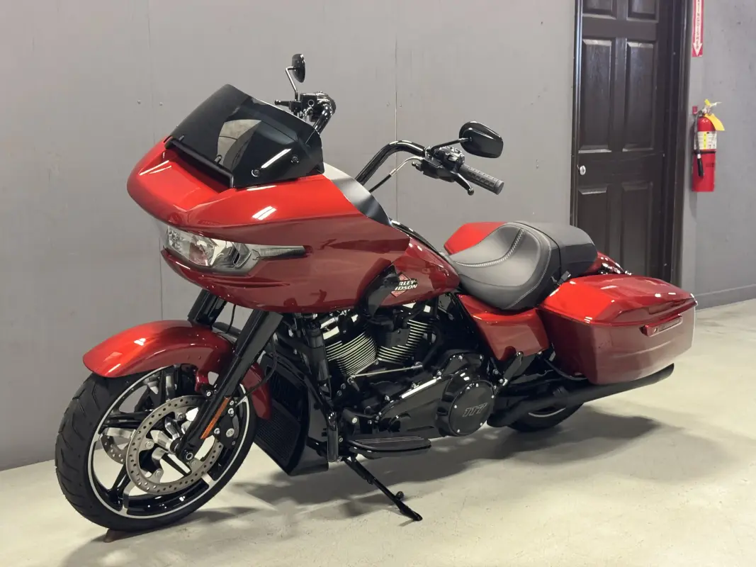 FLTRX 2025 Road Glide - Photo 4