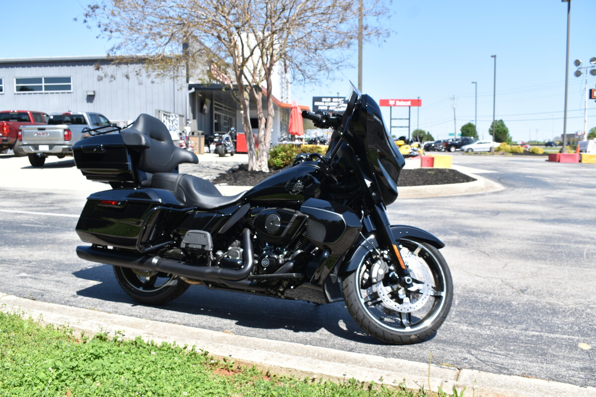 FLHXU 2025 Street Glide Ultra - Photo 3