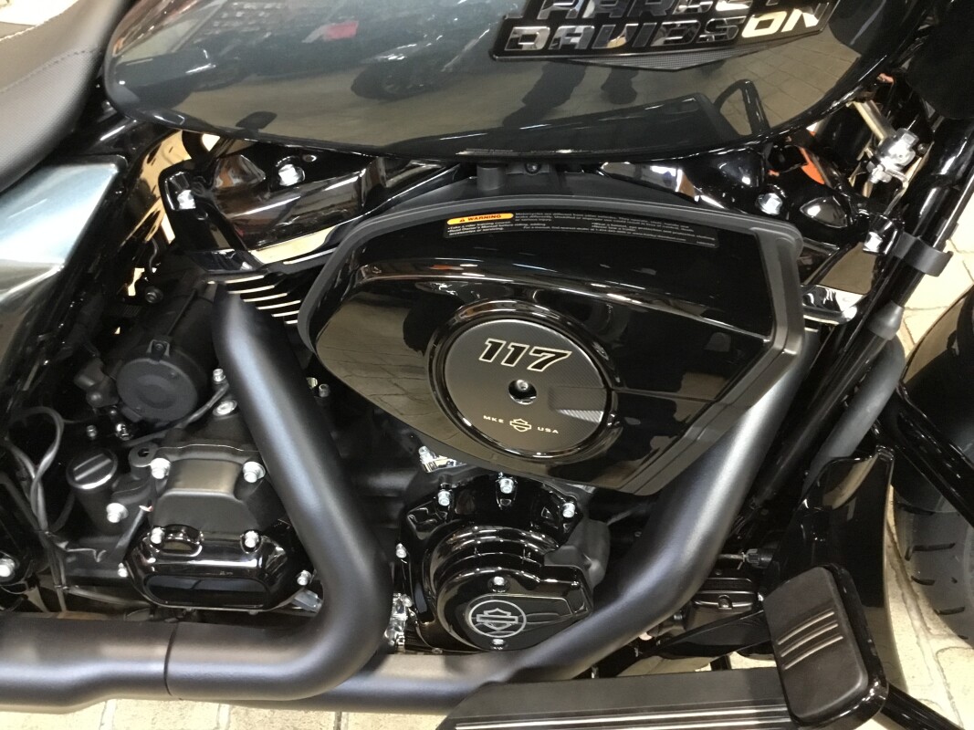 2025 Harley-Davidson Road Glide Iron Horse Metallic - Black Finish - Photo 7