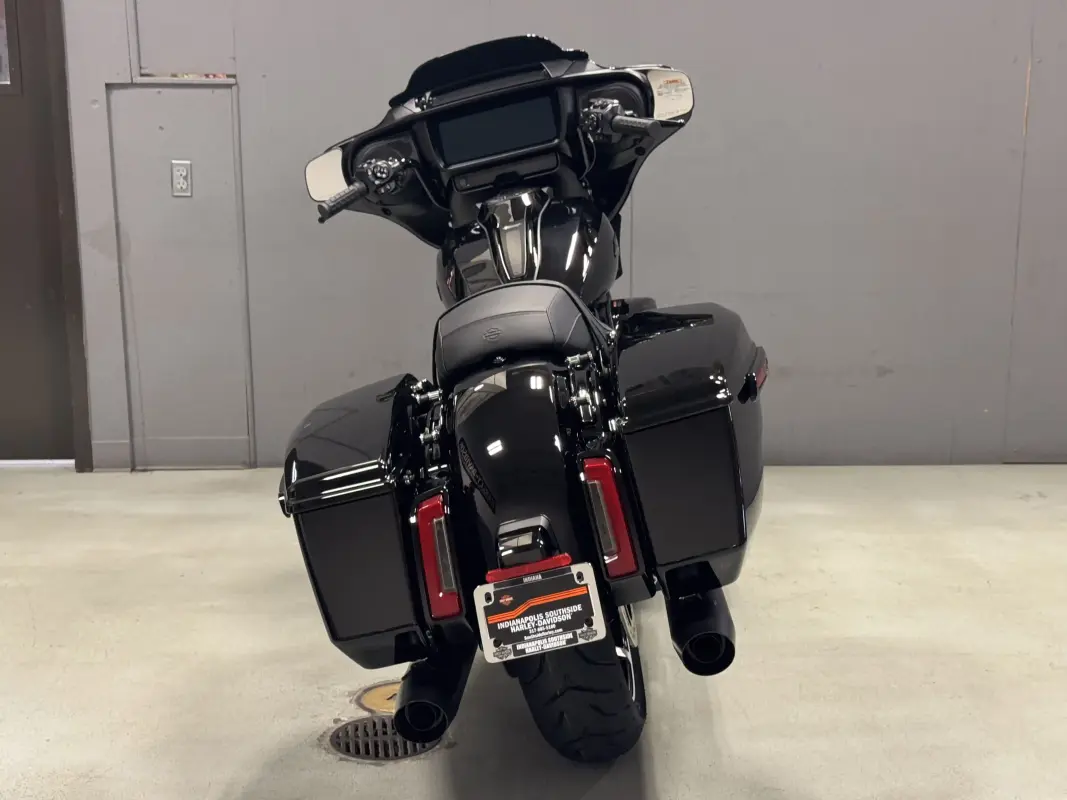 FLHX 2025 Street Glide - Photo 8