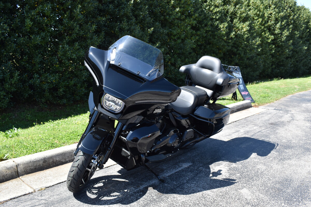 FLHXU 2025 Street Glide Ultra - Photo 5