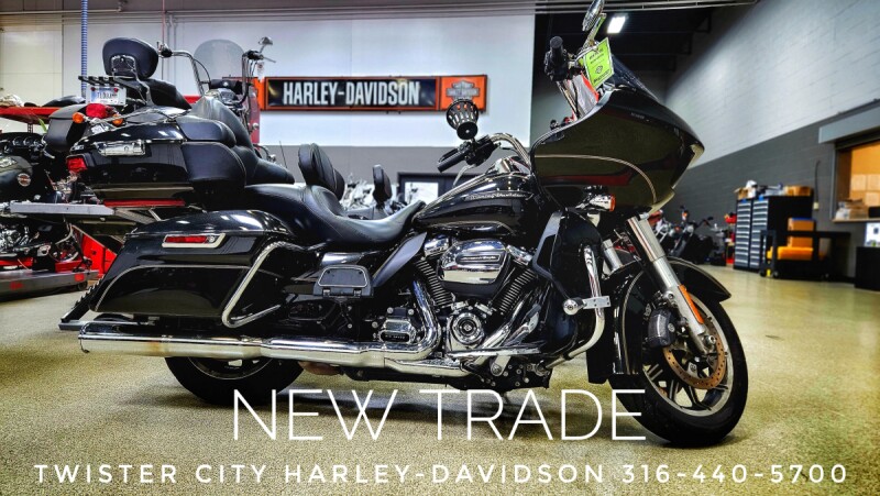2017 Harley-Davidson<sup>®</sup> Road Glide<sup>®</sup> Ultra, FLTRU