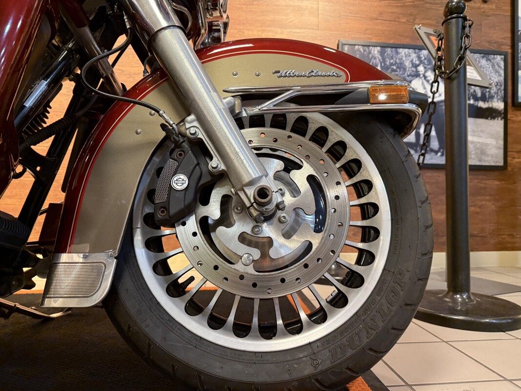 2009 H-D FLHTCU Electra Glide Ultra Classic 96ci - Photo 2