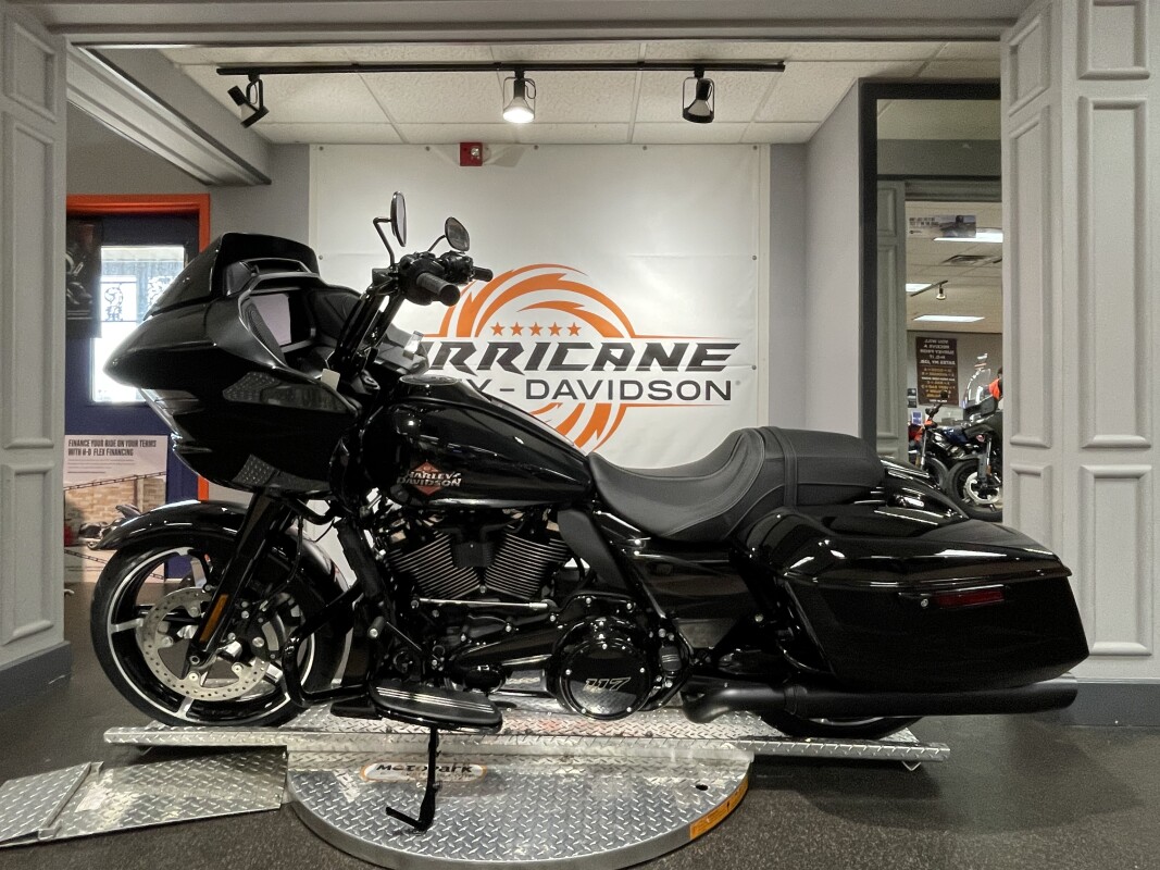 2025 Harley-Davidson Road Glide – Premium Touring Experience - Photo 5