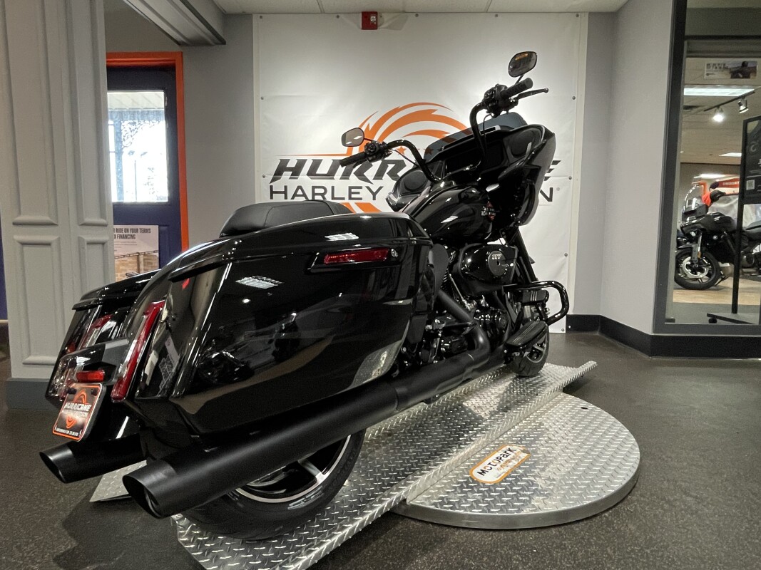 2025 Harley-Davidson Road Glide – Premium Touring Experience - Photo 8