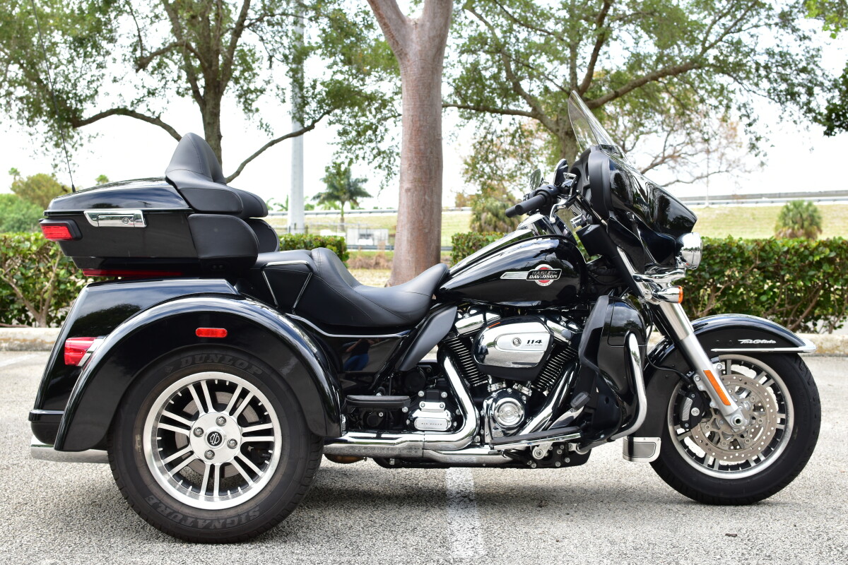 【Harley-Davidson】 FLHTCUTG Tri Glide 2019 Harley-Davidson® Tri Glide® Ultra FLHTCUTG | Alligator Alley