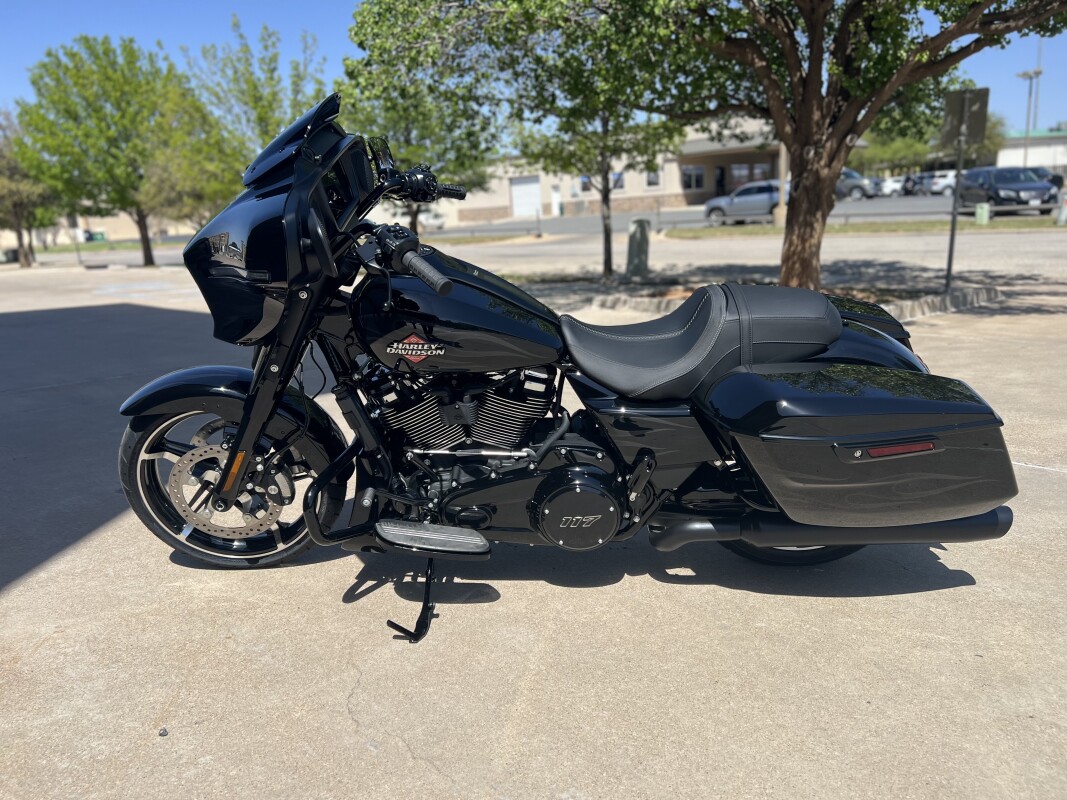 2025 Harley-Davidson Street Glide Midnight Firestorm - Black Finish - Photo 5