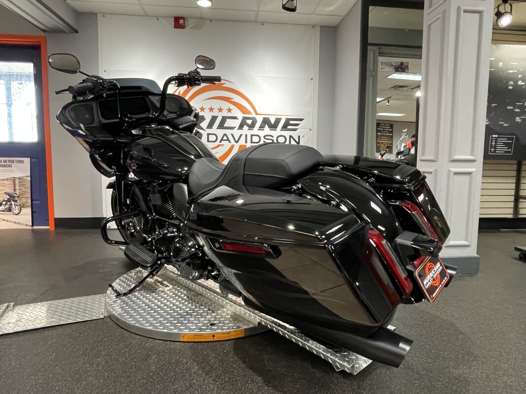 2025 Harley-Davidson Road Glide – Premium Touring Experience - Photo 6
