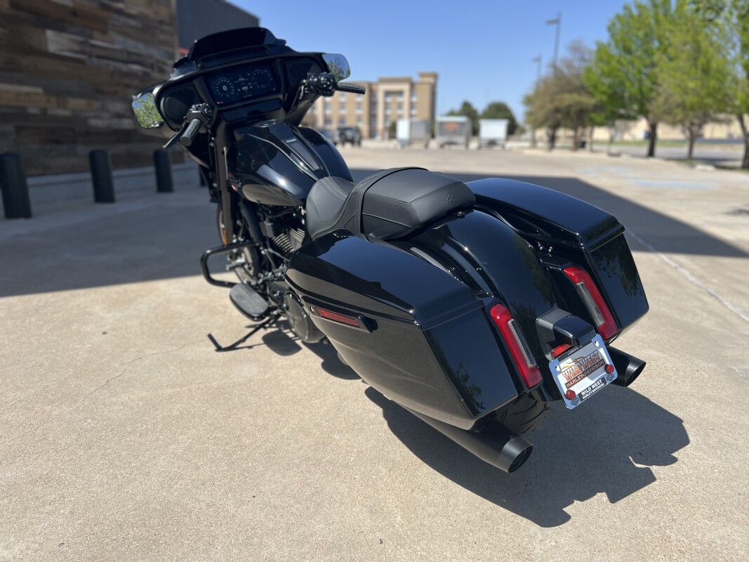 2025 Harley-Davidson Street Glide Midnight Firestorm - Black Finish - Photo 6