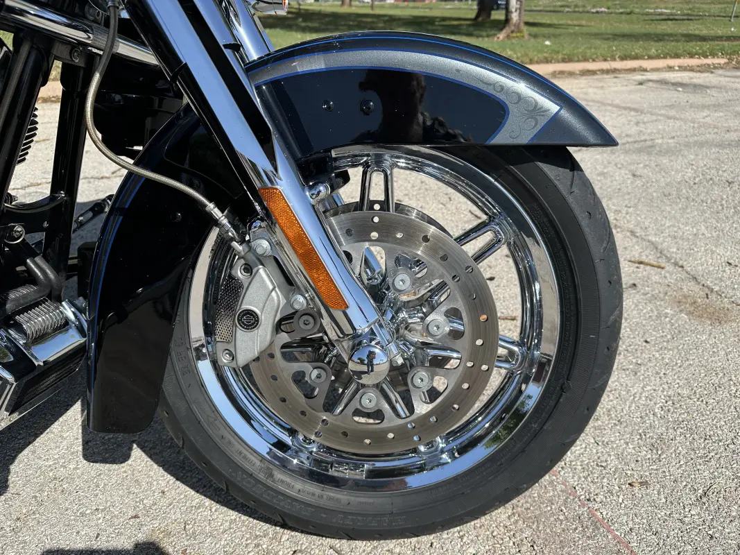 2013 Harley-Davidson CVO Ultra Classic Electra Glide - Photo 7