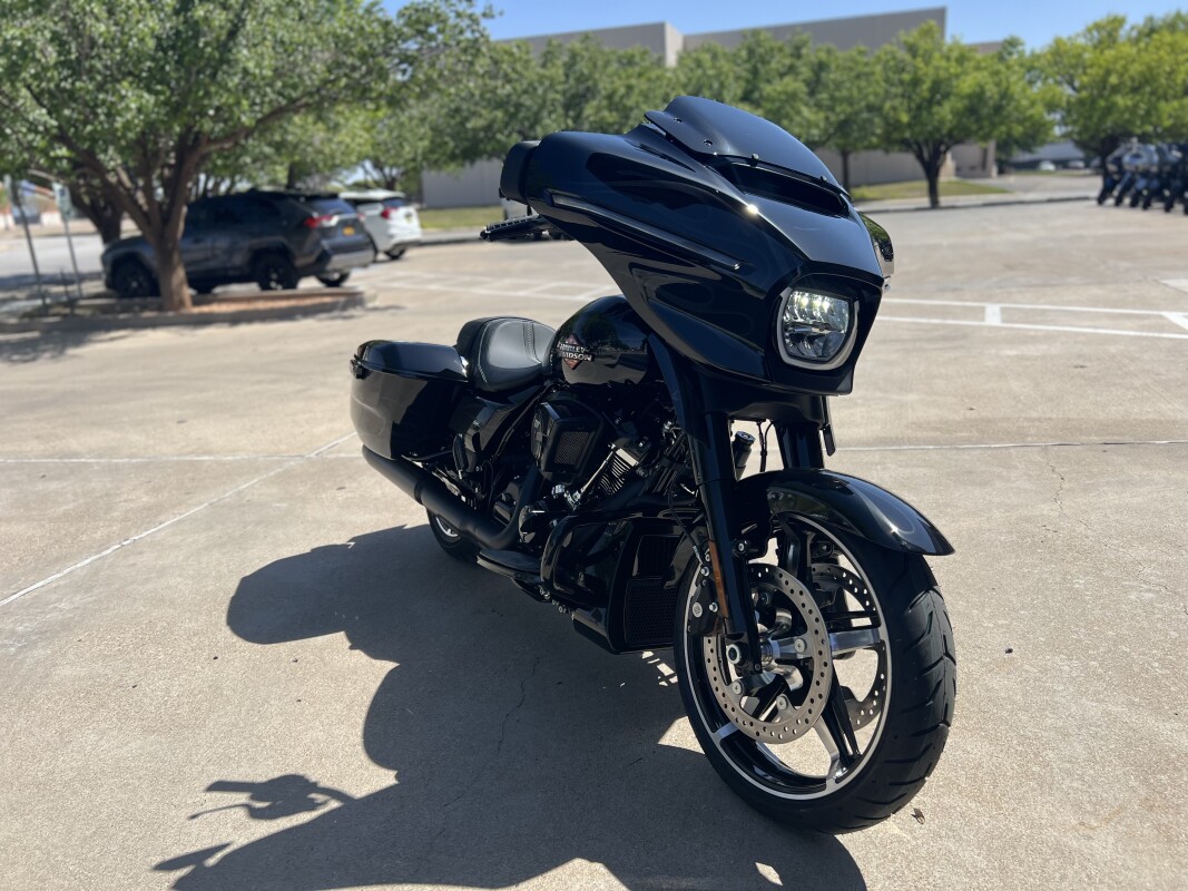2025 Harley-Davidson Street Glide Midnight Firestorm - Black Finish - Photo 2